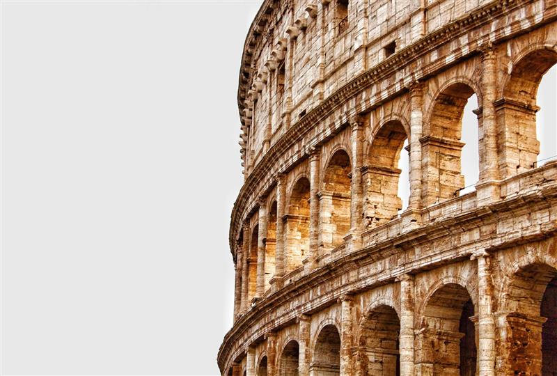 Top 10 Ways to Travel to Italy Without Dressing Like an American